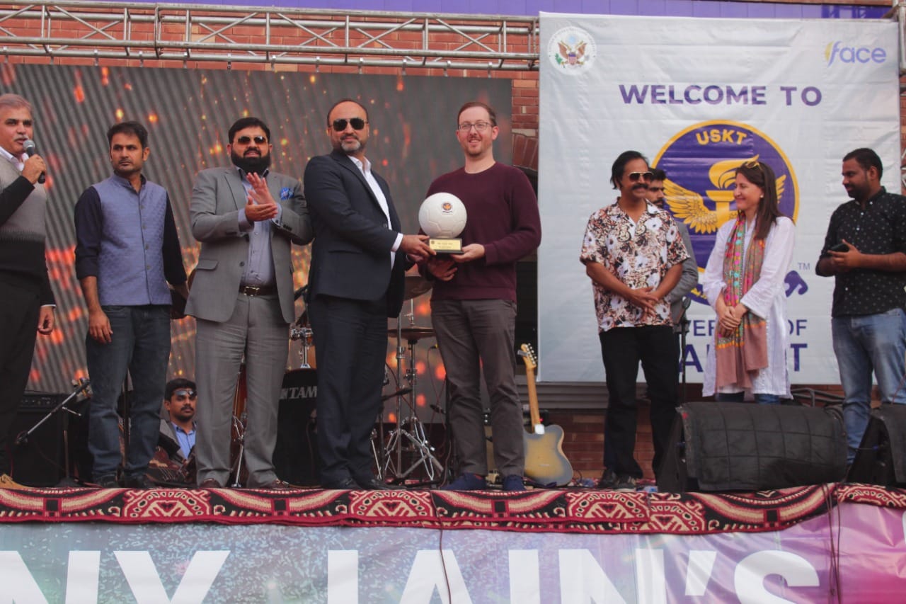  Sunny Jain along with his band wild wild east visited University of Sialkot.